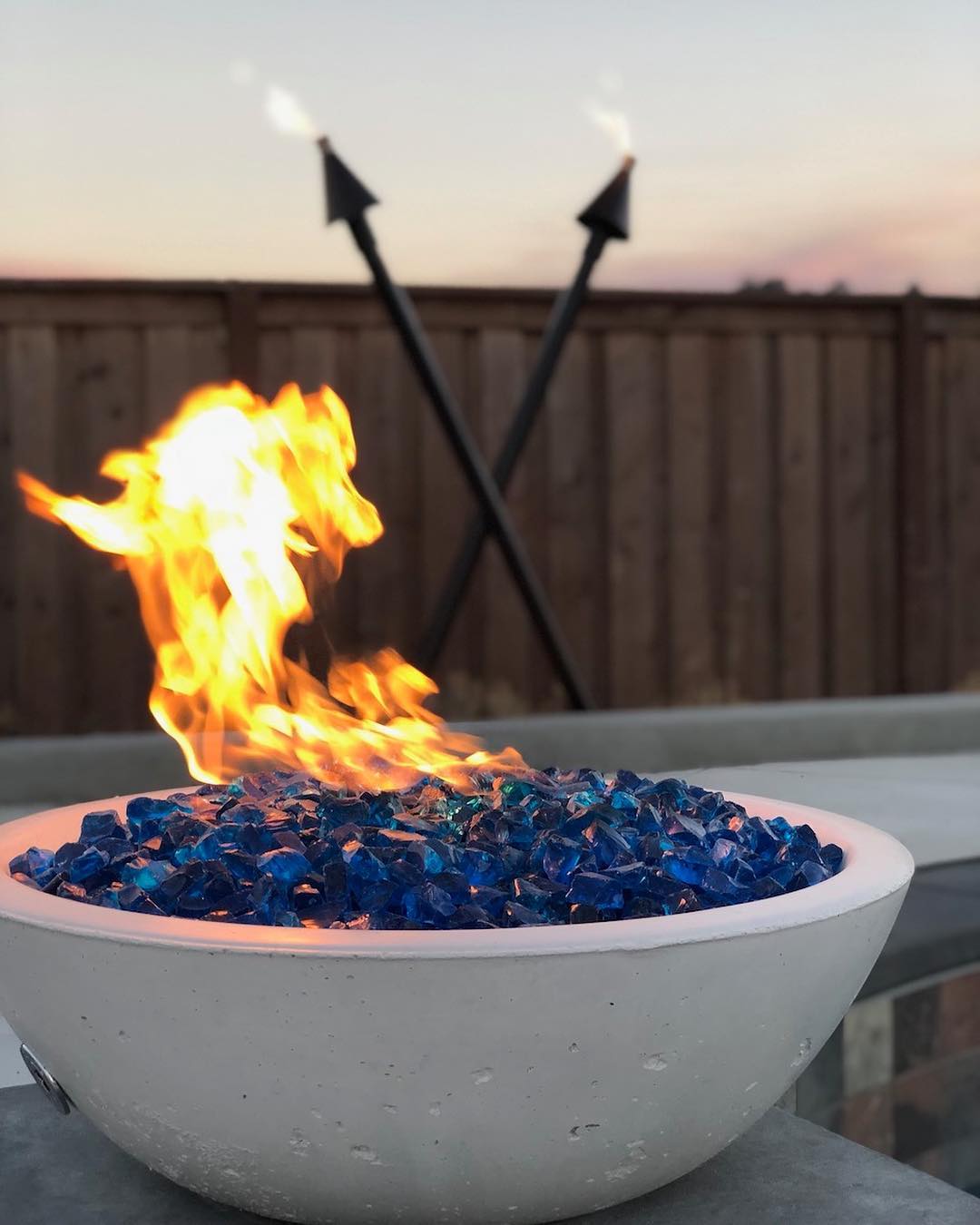 fire glass – a low maintenance option_outdoorfireandpatio